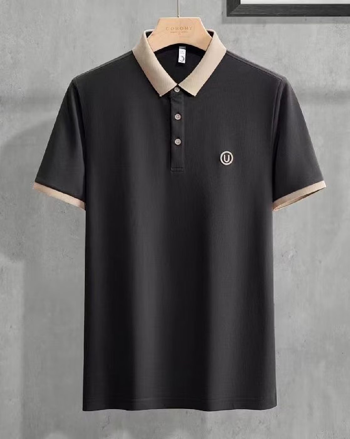 U Logo Black