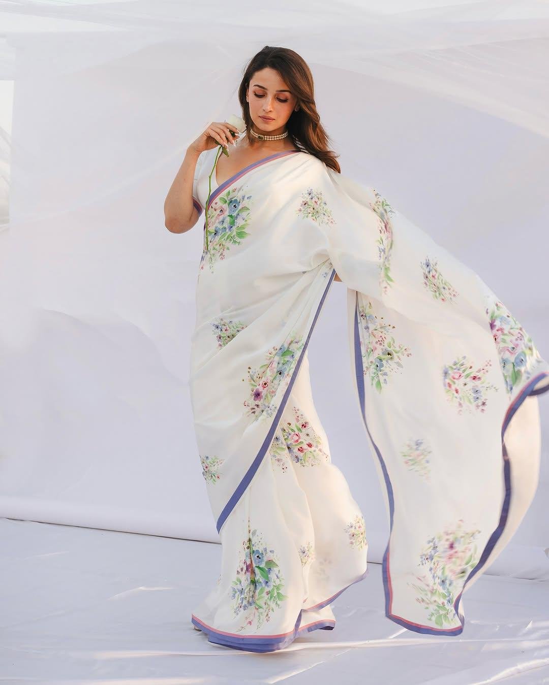 ALIA-WHITE