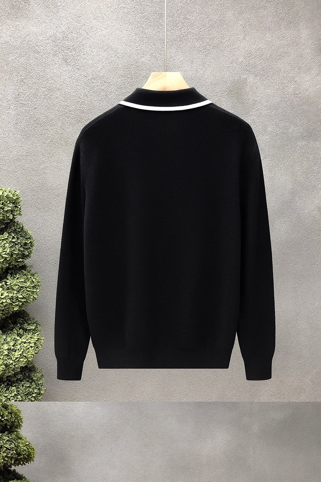 Woolan V Neck Black
